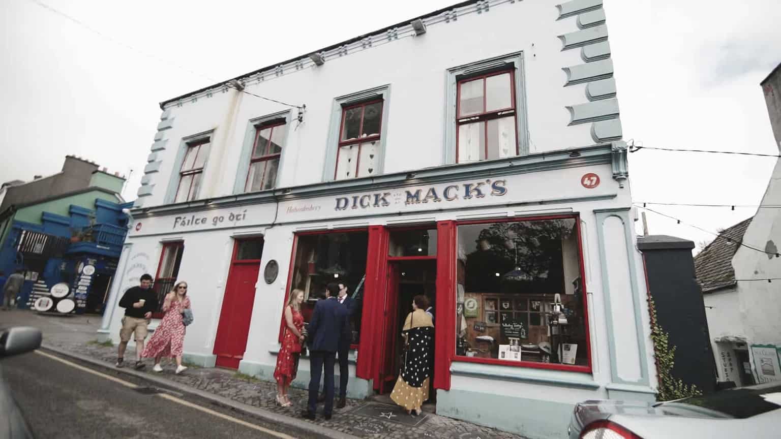 Dick Macks pub in dingle