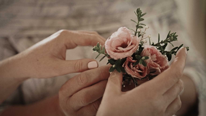 buttonhole in hands