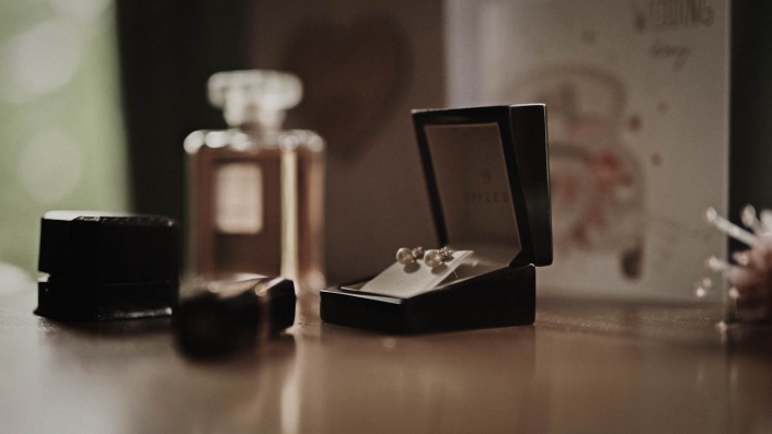 Wedding earring in box