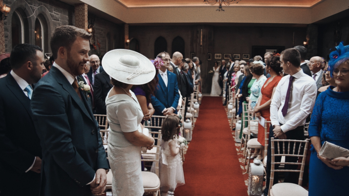 Groom just before walking asile.