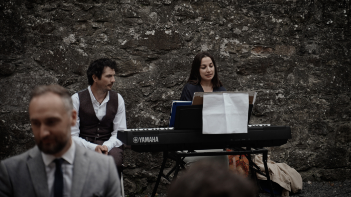 wedding singer signing song