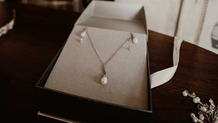 wedding neckless