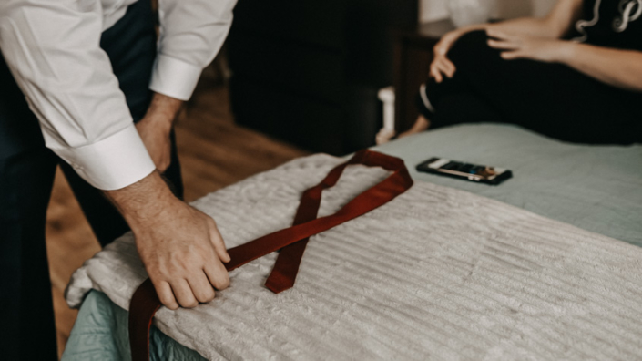 tiding the tie
